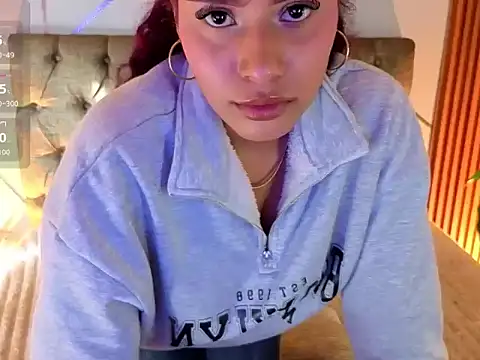 Snapshot of charlottee_white chatting on July 25, 2026, 9:01 pm charlottee white online show from July 25, 2026, 9:01 pm