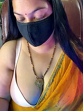 FlatVincy4 online show from November 20, 2025, 10:42 pm