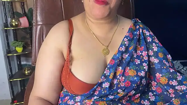 FlatVincy4 online show from April 29, 2026, 4:55 pm