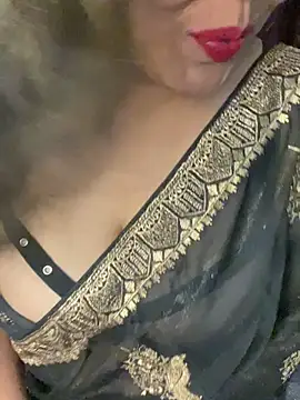 Snapshot of hot_menka chatting on February 3, 2025, 10:03 am hot menka online show from February 3, 2025, 10:03 am