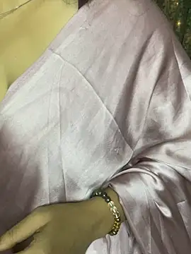 Snapshot of hot_menka chatting on October 31, 2025, 4:41 pm hot menka online show from October 31, 2025, 4:41 pm