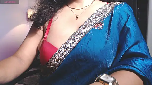Snapshot of hot_menka chatting on June 8, 2026, 5:13 pm hot menka online show from June 8, 2026, 5:13 pm