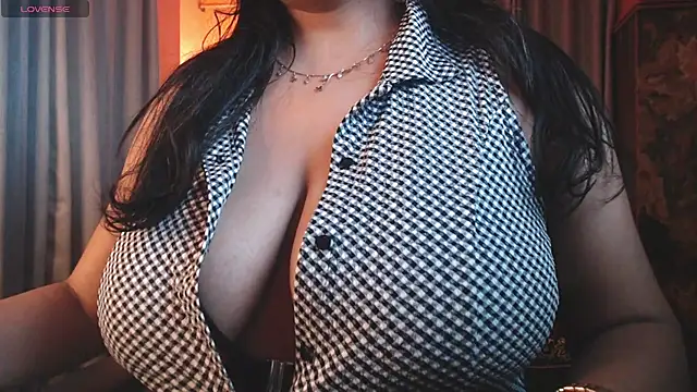 hot menka online show from July 28, 2026, 10:31 pm