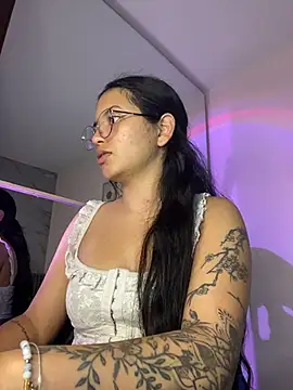 Rosita forever  online show from April 29, 2026, 8:15 pm