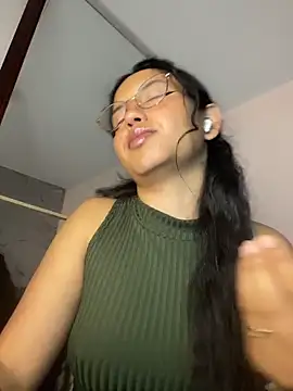 Snapshot of Rosita_forever_ chatting on June 3, 2026, 2:33 pm Rosita forever online show from June 3, 2026, 2:33 pm