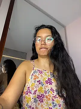 Snapshot of Rosita_forever_ chatting on June 14, 2026, 2:41 pm Rosita forever online show from June 14, 2026, 2:41 pm