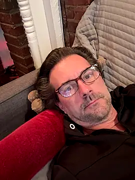 Johnny Bottoms online show from December 17, 2025, 4:35 pm