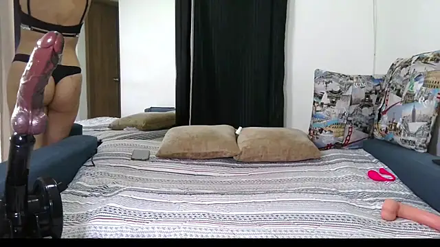 Snapshot of Carla-Bonny18 chatting on November 16, 2025, 6:57 pm Carla-Bonny18 online show from November 16, 2025, 6:57 pm