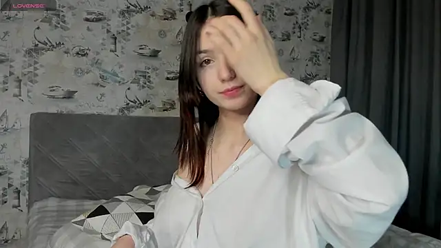 LilianGrindle online show from March 21, 2025, 6:07 pm