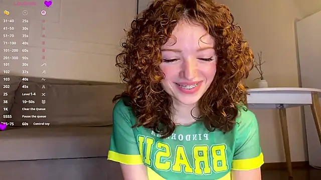 Snapshot of LilianGrindle chatting on June 19, 2026, 7:17 pm LilianGrindle online show from June 19, 2026, 7:17 pm