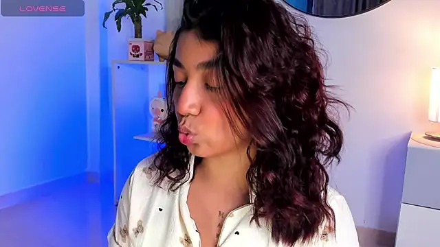 martina roldam online show from January 30, 2025, 2:27 am