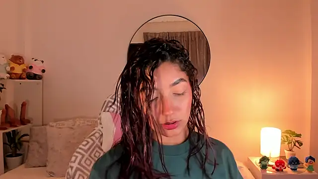 martina roldam online show from March 18, 2025, 12:38 am