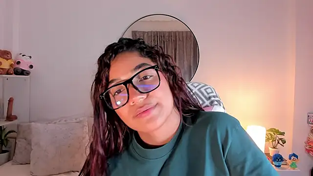 martina roldam online show from March 18, 2025, 3:42 am