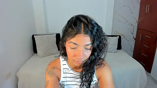 martina roldam online show from July 1, 2026, 2:35 am