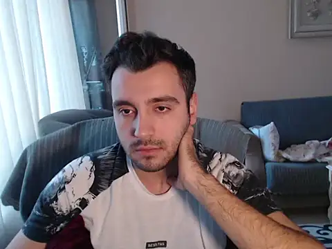 handsomeee04 online show from October 8, 2025, 3:20 pm