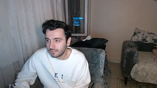 handsomeee04 online show from April 24, 2026, 2:25 am