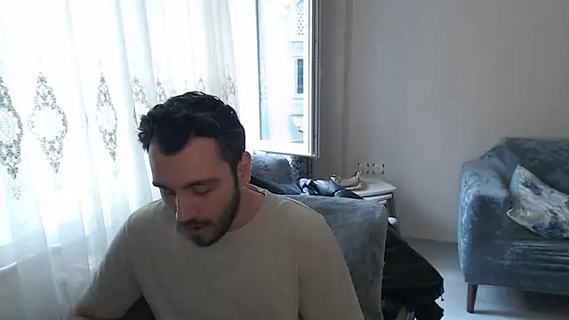 handsomeee04 online show from May 22, 2026, 3:17 pm