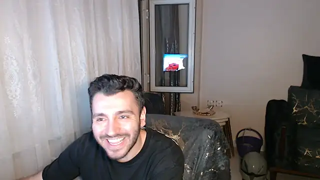 handsomeee04 online show from July 4, 2026, 11:44 pm