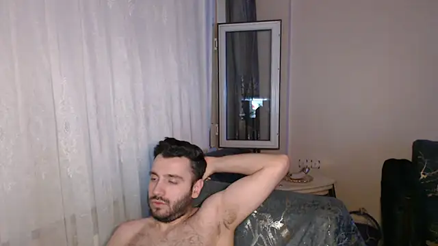handsomeee04 online show from July 11, 2026, 10:44 pm