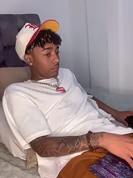 Snapshot of Boy_cock18 chatting on February 17, 2025, 12:21 am Boy cock18 online show from February 17, 2025, 12:21 am