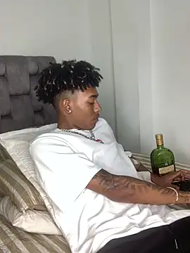 Snapshot of Boy_cock18 chatting on March 3, 2025, 12:37 am Boy cock18 online show from March 3, 2025, 12:37 am