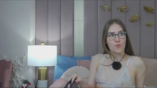 Snapshot of SashaMeow chatting on March 22, 2025, 7:20 pm SashaMeow online show from March 22, 2025, 7:20 pm