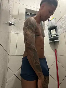 Muzao online show from March 18, 2026, 3:42 am