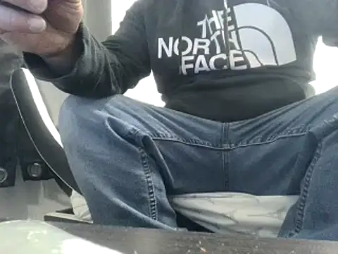 Snapshot of party51502 chatting on February 5, 2025, 4:27 am party51502 online show from February 5, 2025, 4:27 am