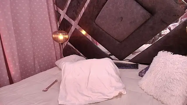 Snapshot of sam_lewins chatting on February 12, 2025, 10:15 pm sam lewins online show from February 12, 2025, 10:15 pm