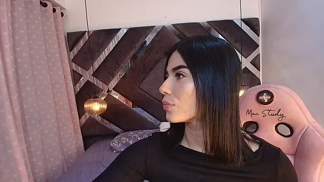 Snapshot of sam_lewins chatting on February 15, 2025, 7:17 pm sam lewins online show from February 15, 2025, 7:17 pm