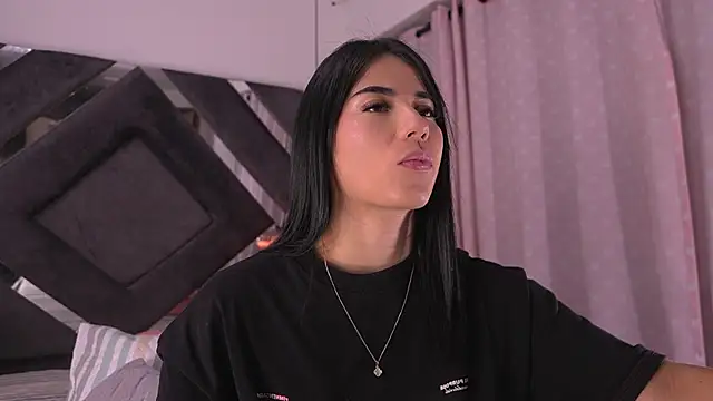 Snapshot of sam_lewins chatting on October 27, 2025, 7:18 pm sam lewins online show from October 27, 2025, 7:18 pm