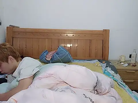 Snapshot of DOUMI98 chatting on December 15, 2025, 1:21 am DOUMI98 online show from December 15, 2025, 1:21 am