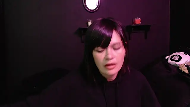 Snapshot of rousstattoo chatting on December 18, 2025, 1:33 am rousstattoo online show from December 18, 2025, 1:33 am