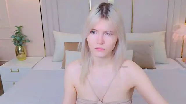 Snapshot of NellieLoyns chatting on December 4, 2025, 5:21 pm NellieLoyns online show from December 4, 2025, 5:21 pm