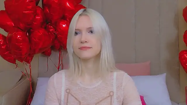 Snapshot of NellieLoyns chatting on February 17, 2026, 5:30 pm NellieLoyns online show from February 17, 2026, 5:30 pm