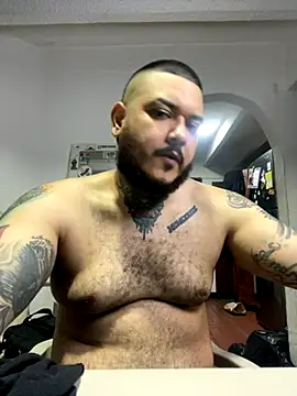 El Titan1998 online show from October 7, 2025, 11:24 pm