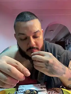 El Titan1998 online show from November 5, 2025, 8:42 pm