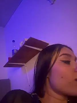 Snapshot of BlueStoneX chatting on February 7, 2025, 8:11 am BlueStoneX online show from February 7, 2025, 8:11 am