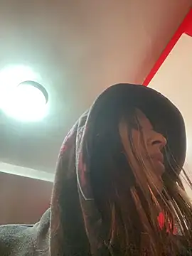 Snapshot of BlueStoneX chatting on November 24, 2025, 8:03 am BlueStoneX online show from November 24, 2025, 8:03 am