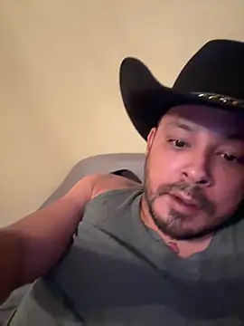 Snapshot of Monsterdrinker0000 chatting on December 18, 2025, 7:25 am Monsterdrinker0000 online show from December 18, 2025, 7:25 am