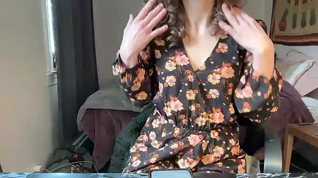 leahsparkles online show from March 14, 2025, 3:14 pm