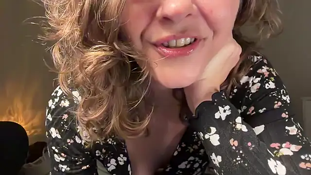 leahsparkles online show from April 30, 2026, 3:02 am