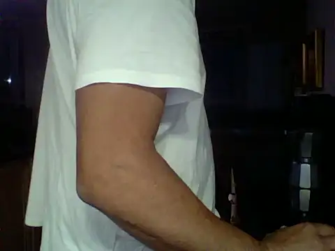 kevincumporn online show from September 18, 2025, 2:02 am