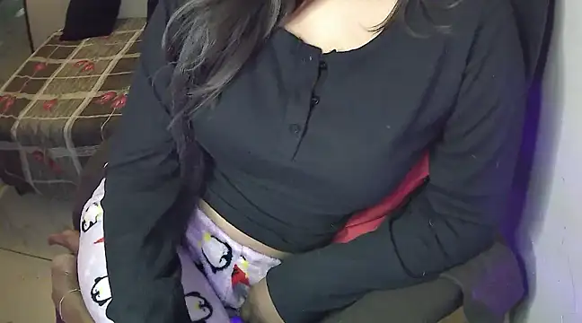 Snapshot of J_kaur chatting on February 22, 2025, 4:29 am J kaur online show from February 22, 2025, 4:29 am
