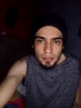 Snapshot of BlakeandRouse chatting on December 18, 2025, 10:49 pm BlakeandRouse online show from December 18, 2025, 10:49 pm