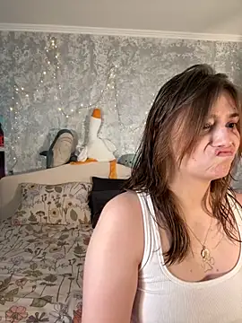 Snapshot of Sabrina_shells chatting on September 19, 2025, 10:38 am Sabrina shells online show from September 19, 2025, 10:38 am