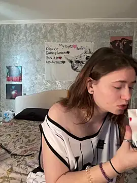 Snapshot of Sabrina_shells chatting on October 8, 2025, 10:24 am Sabrina shells online show from October 8, 2025, 10:24 am