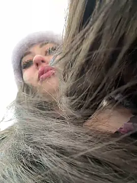 AndreaMood online show from February 5, 2025, 9:36 am