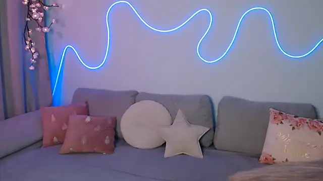 Haley Vixen online show from November 11, 2025, 9:20 am