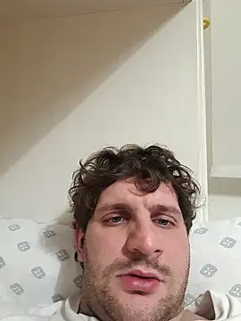 michemichemiche8 online show from February 26, 2025, 8:33 pm